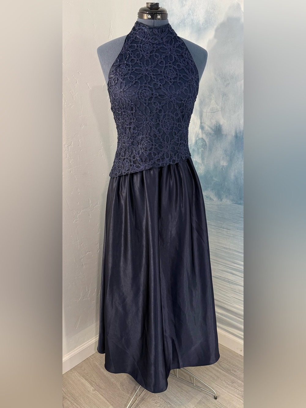 Navy Lace Bodice Evening Dress - Elegant Women's Formal Gown #370